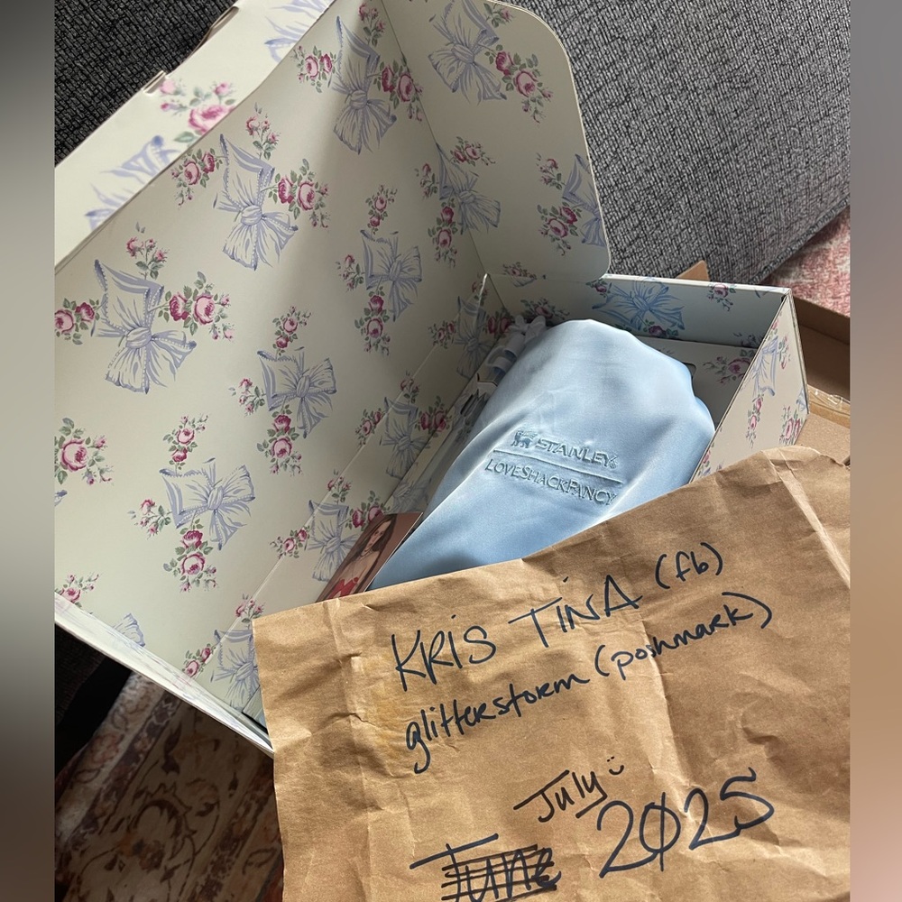 Stanley LoveShackFancy Rosa Beaux Blue 40oz - Picture 2 of 6